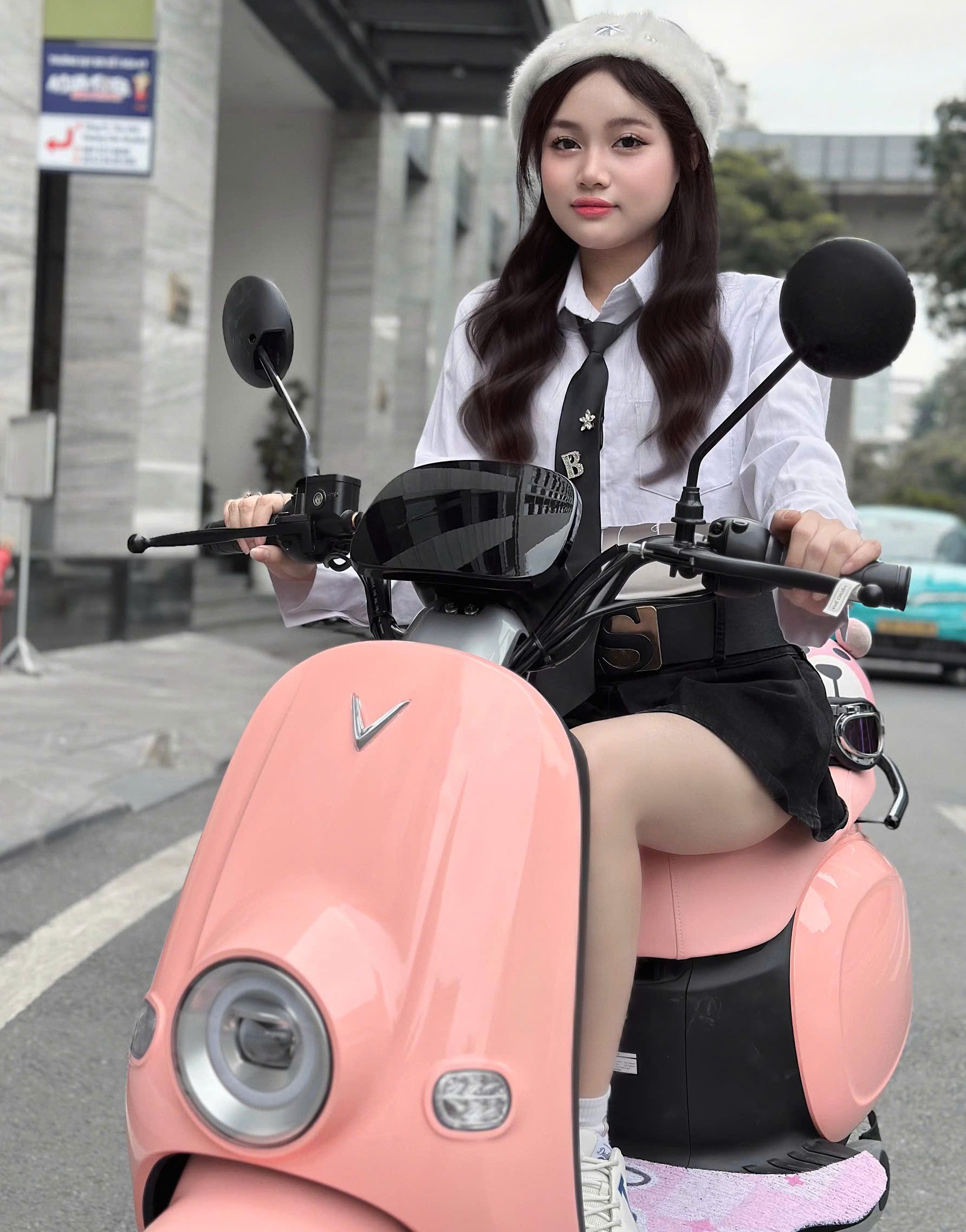 VinFast Motio Hồng Cam – Tặng Thảm Anime Siêu Cute